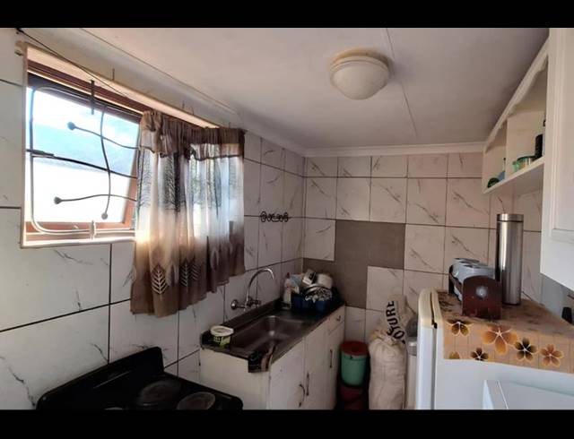 5 BEDROOM HOUSE FOR SALE IN KENSINGTON